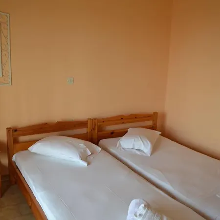 Apartment Lantzos *