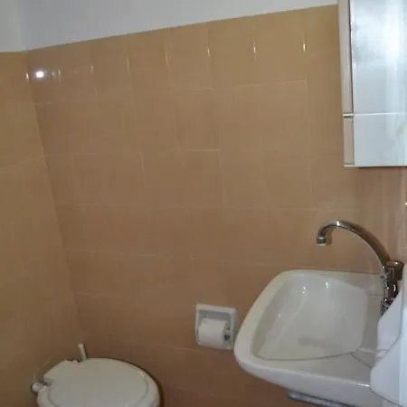 Lantzos Apartment *