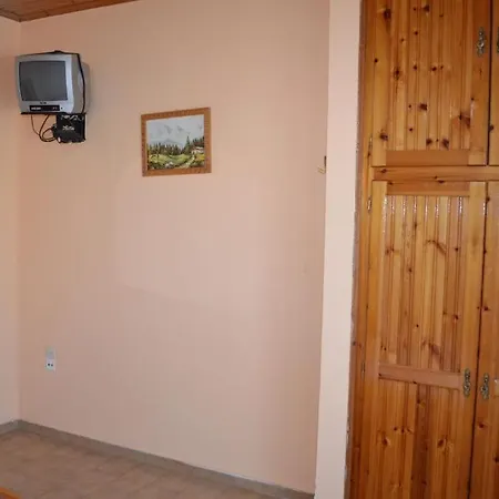 Lantzos Apartment Oreoi
