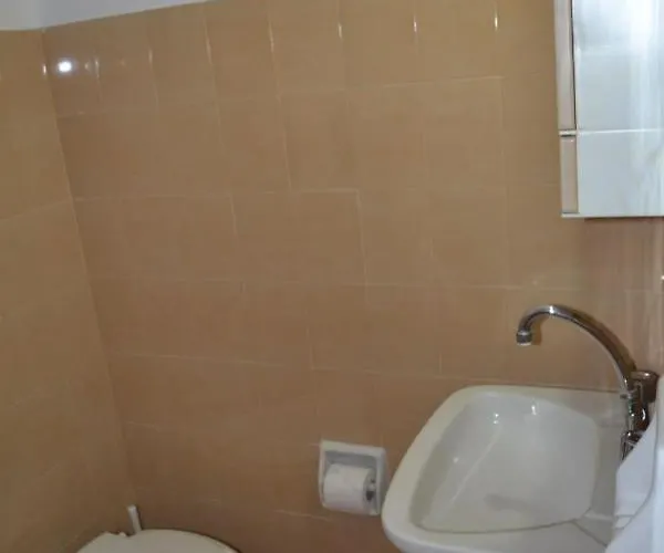 Lantzos Apartament *